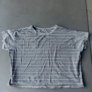 Lululemon crop tshirt size 6